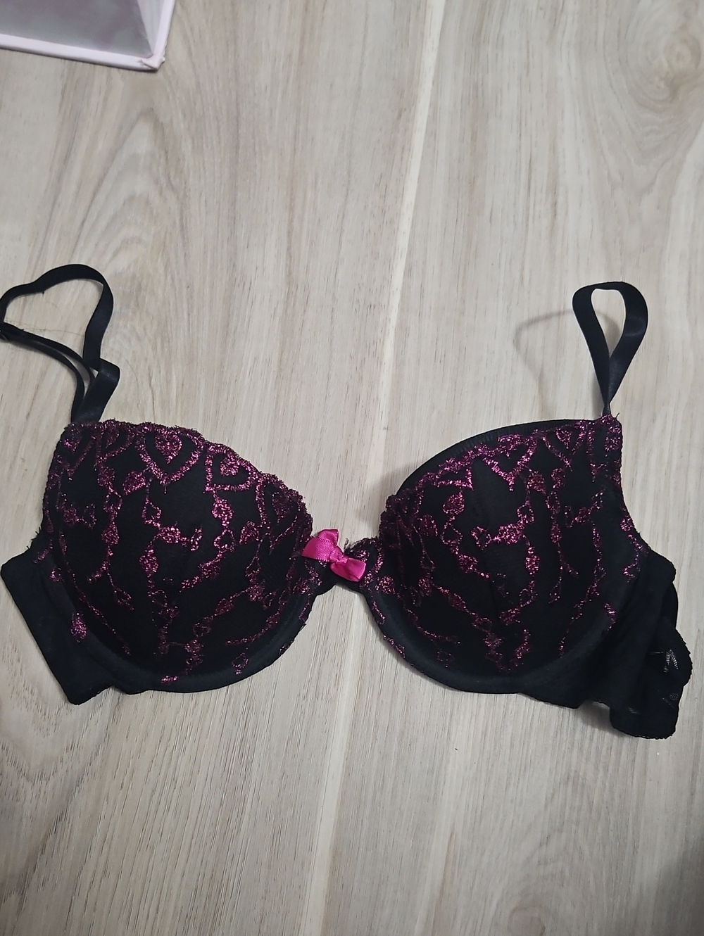 Fredericks brassiere pink heart pink bow small 32A sexy feminine look 💕